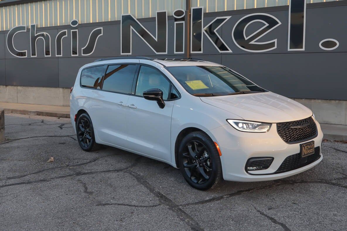 2025 CHRYSLER Pacifica
