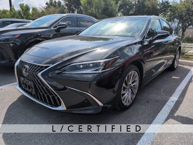 2022 LEXUS ES