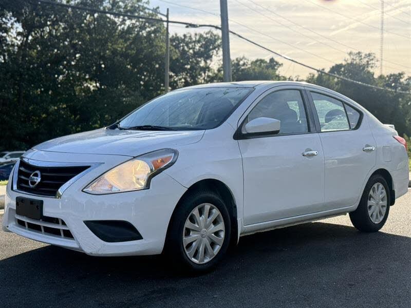 2017 NISSAN Versa