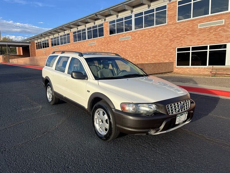 2002 VOLVO V70