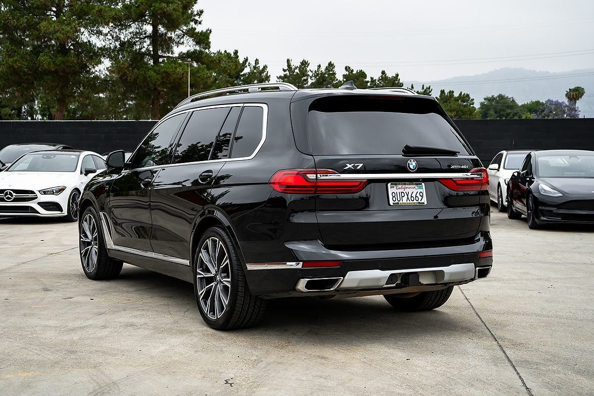 2021 BMW X7