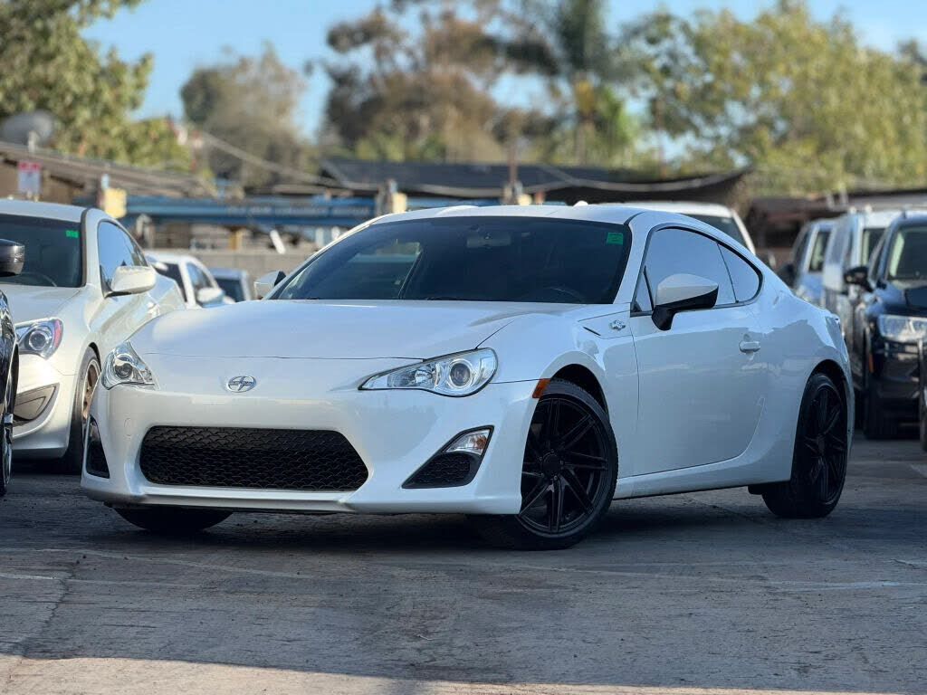 2015 TOYOTA Scion