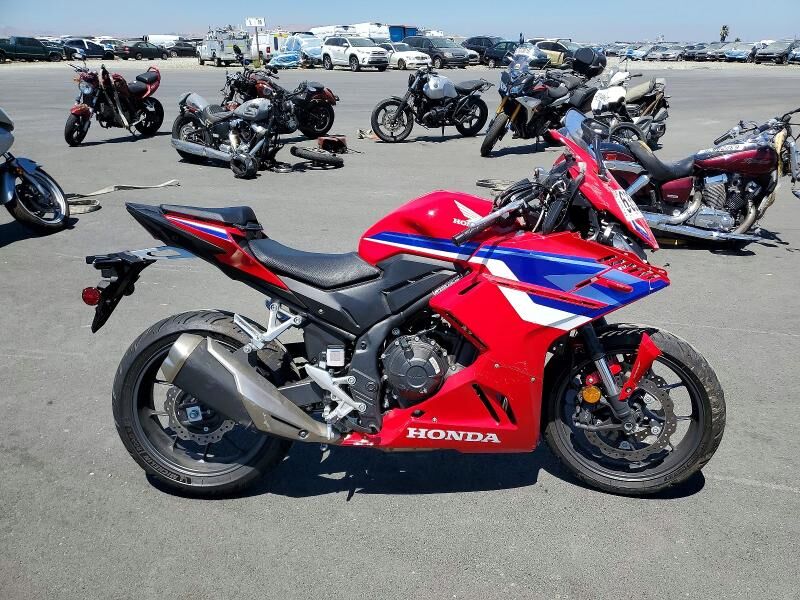 2025 HONDA CB