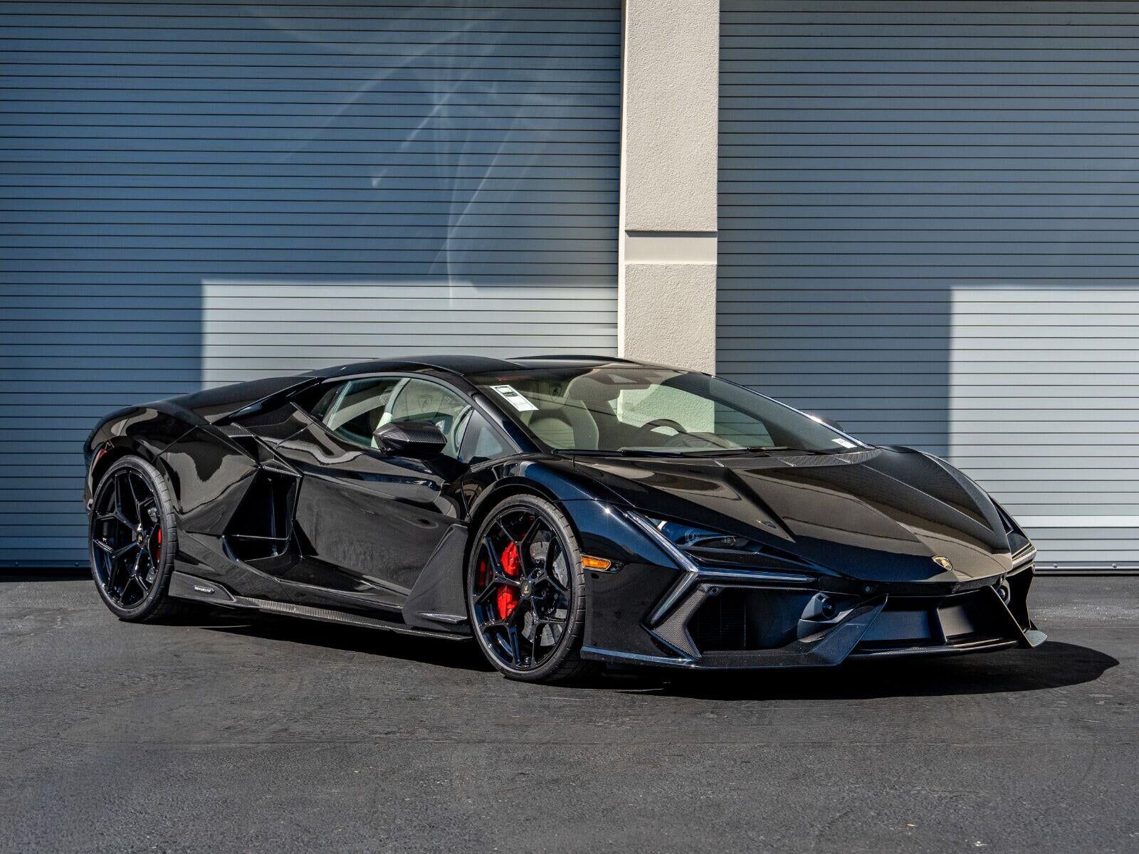 2026 LAMBORGHINI Revuelto