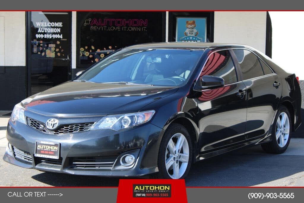 2013 TOYOTA Camry