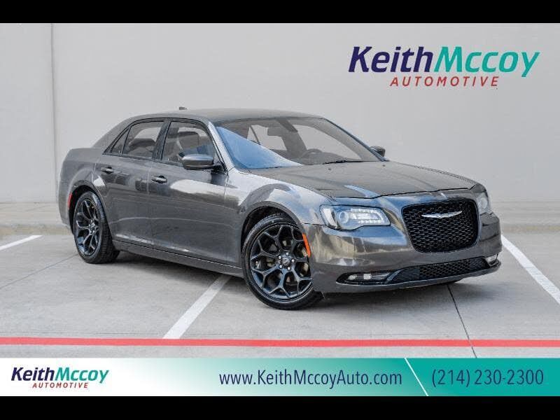 2019 CHRYSLER 300