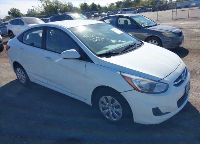 2015 HYUNDAI Accent