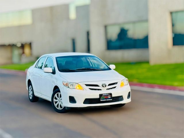 2013 TOYOTA Corolla