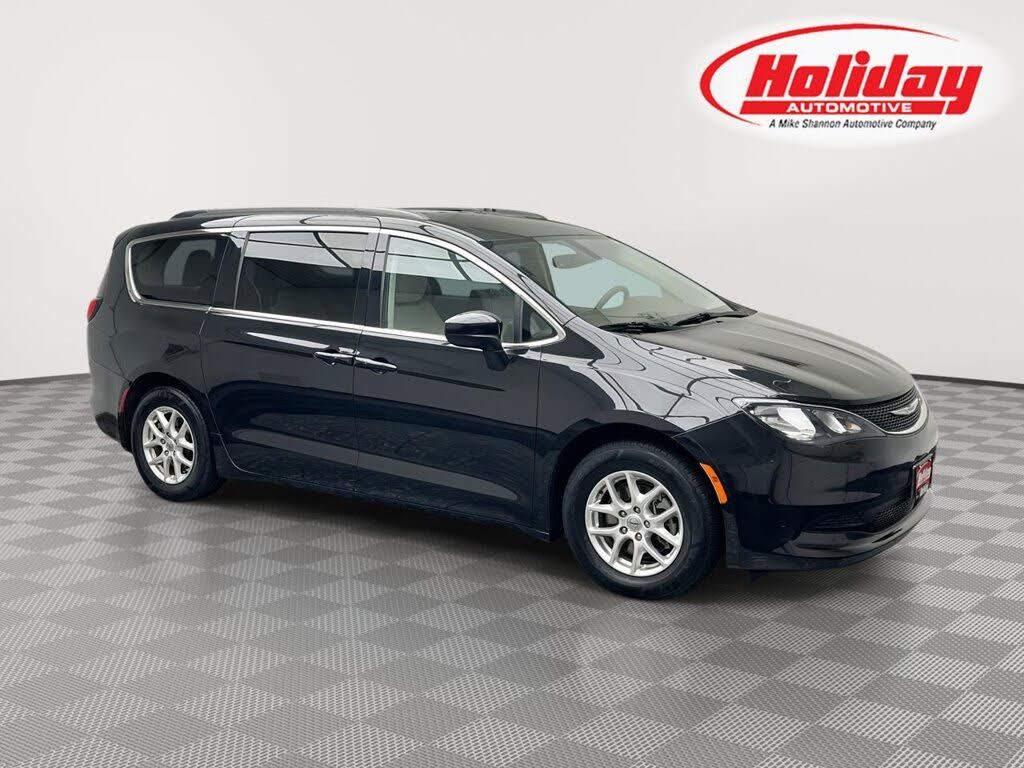 2021 CHRYSLER Voyager