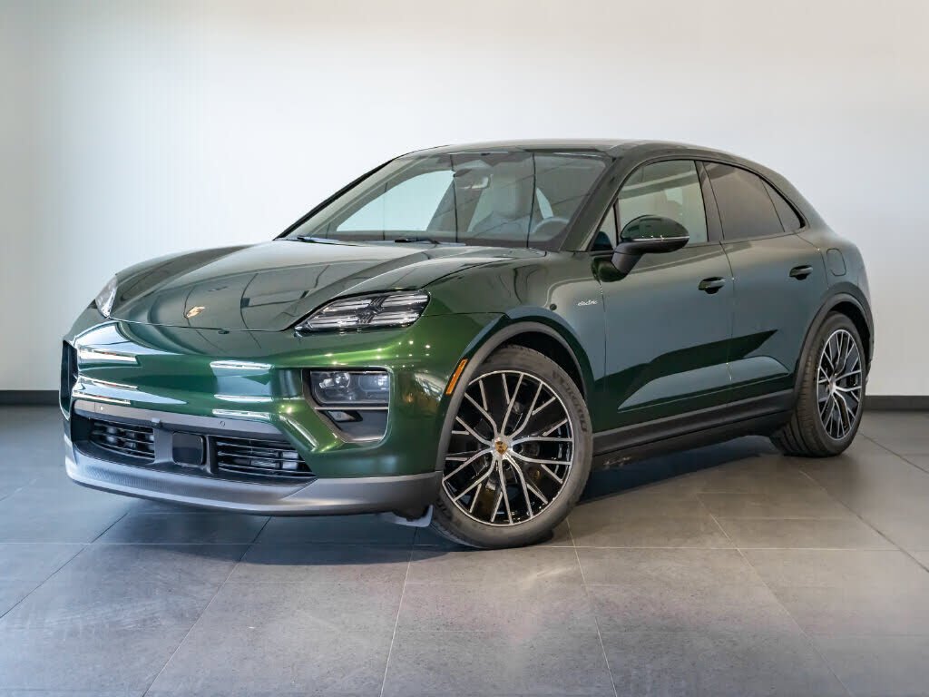 2026 PORSCHE Macan
