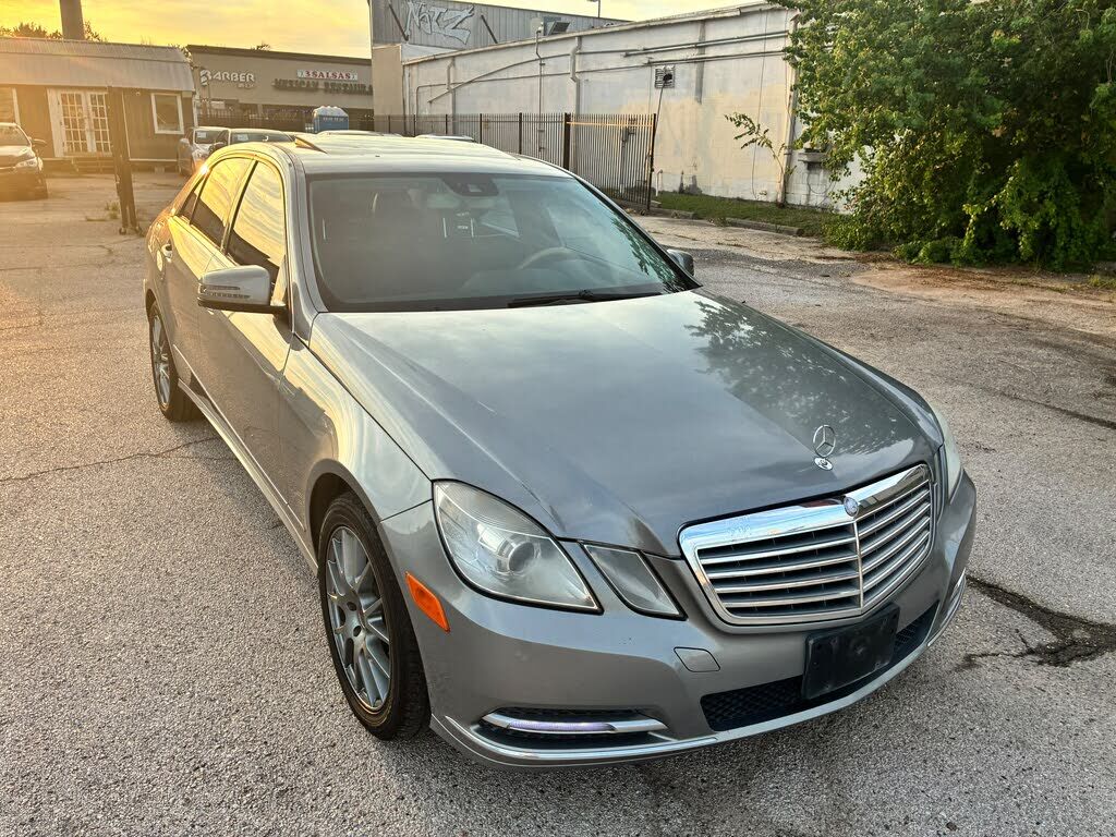2013 MERCEDES-BENZ E-Class