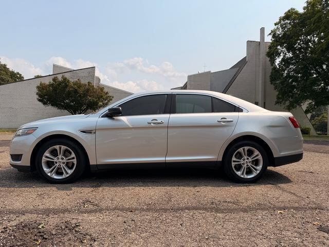 2018 FORD Taurus