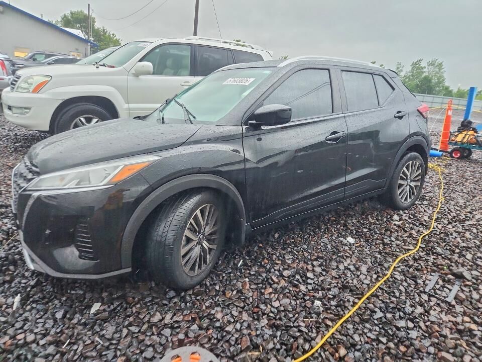 2021 NISSAN Kicks