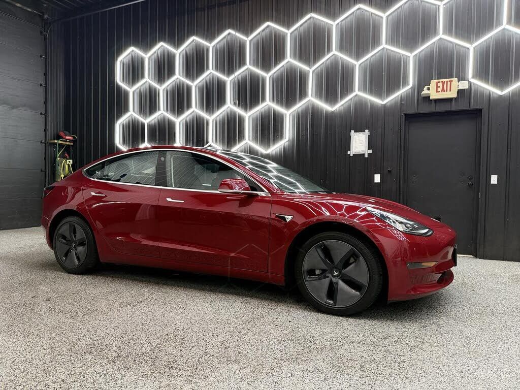 2019 TESLA Model 3