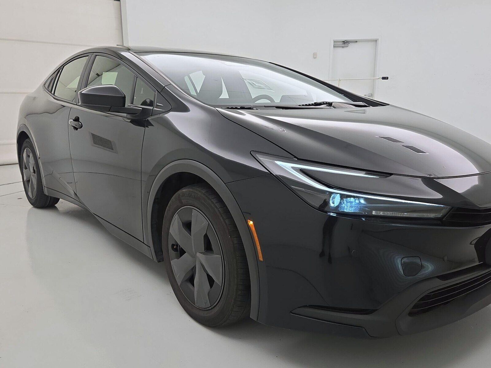 2025 TOYOTA PRIUS