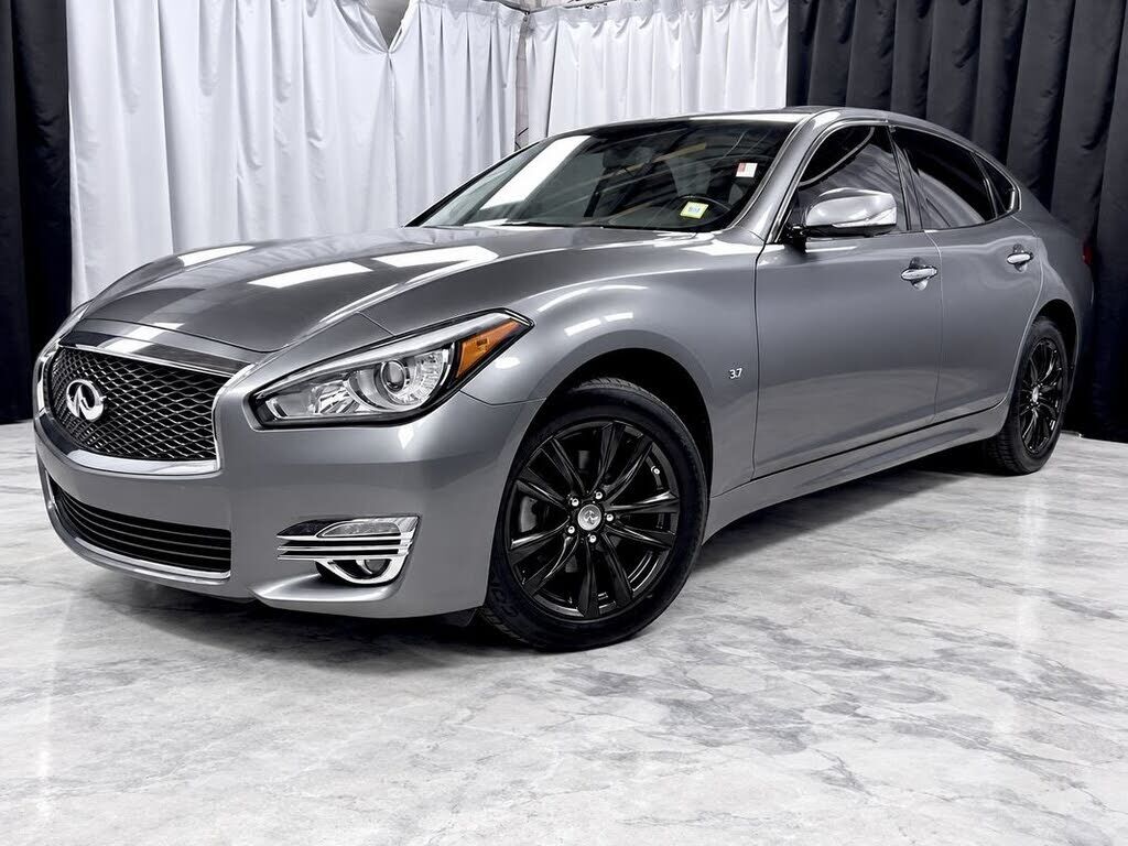 2015 INFINITI Q70