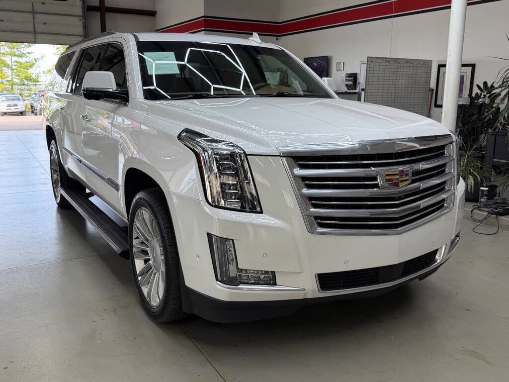 2017 CADILLAC Escalade ESV