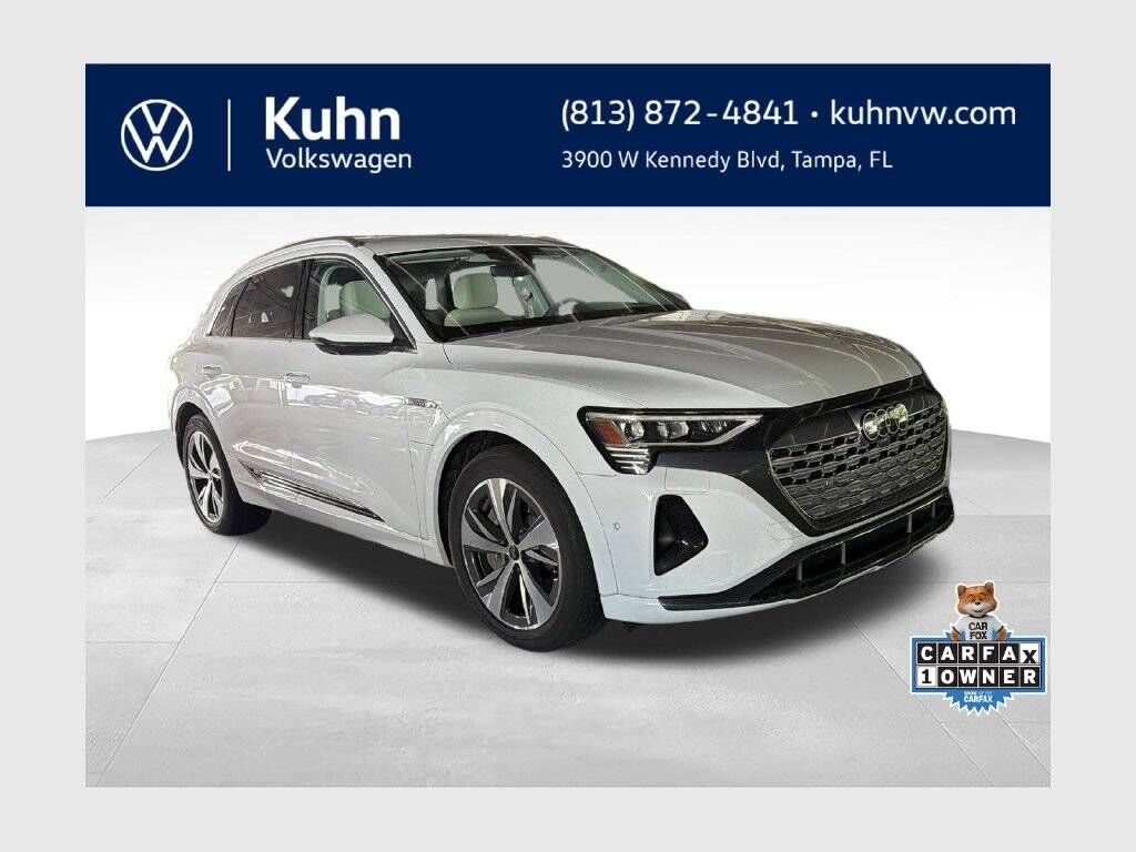 2024 AUDI Q8