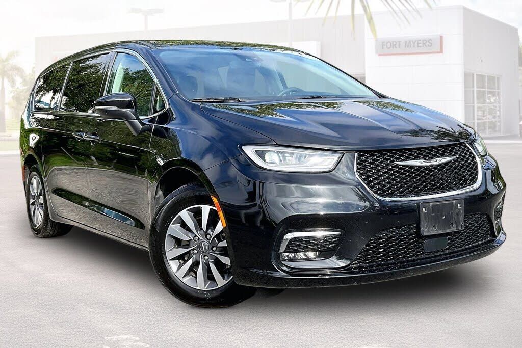 2023 CHRYSLER Pacifica