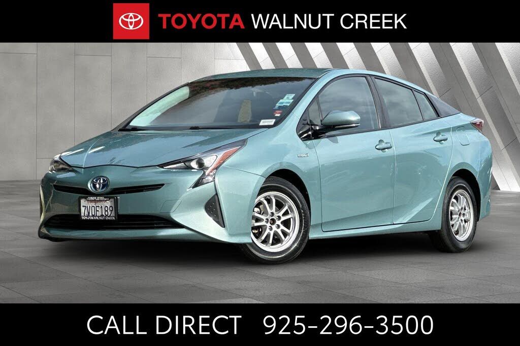 2016 TOYOTA PRIUS