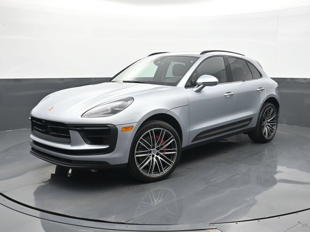 2024 PORSCHE Macan