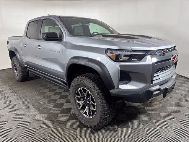 2025 CHEVROLET Colorado