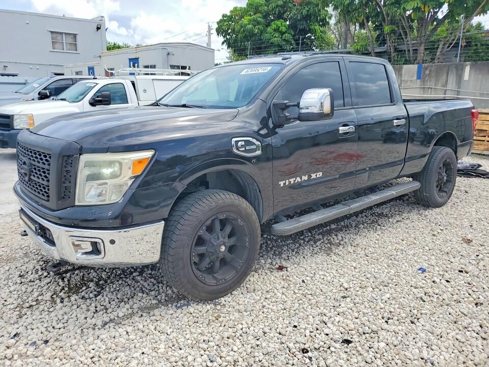 2017 NISSAN Titan