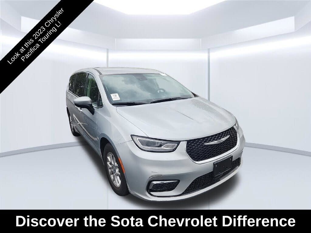 2023 CHRYSLER Pacifica