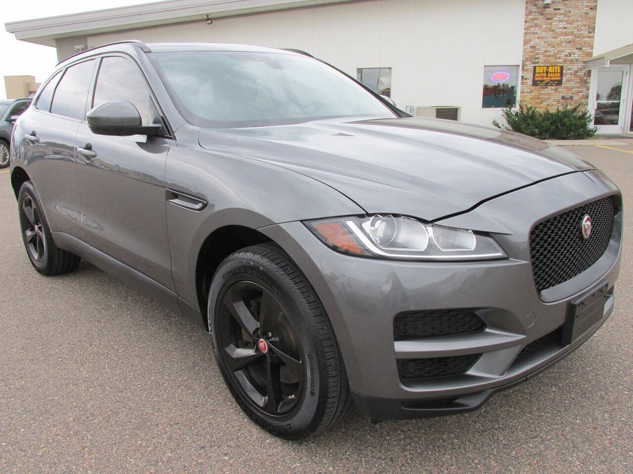 2017 JAGUAR F-Pace