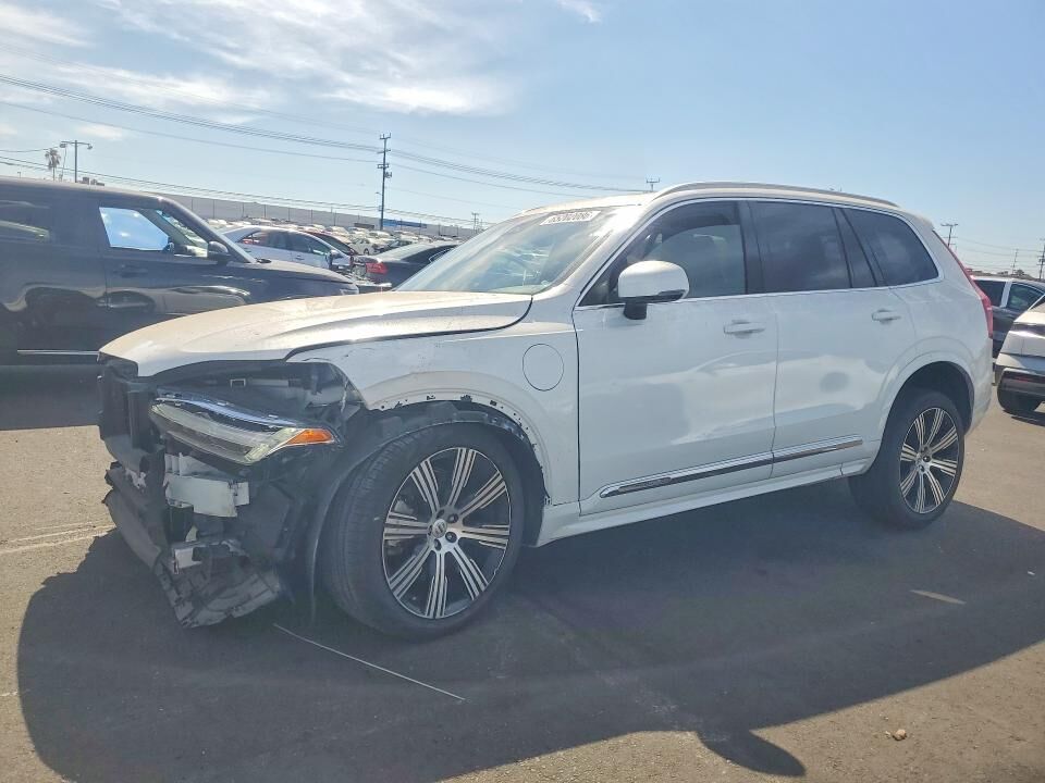 2024 VOLVO XC90