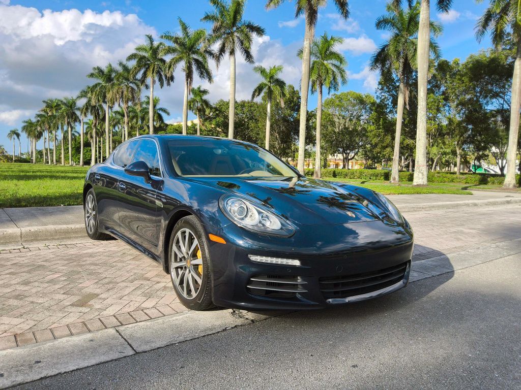 2016 PORSCHE Panamera