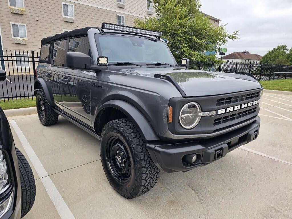 2022 FORD Bronco