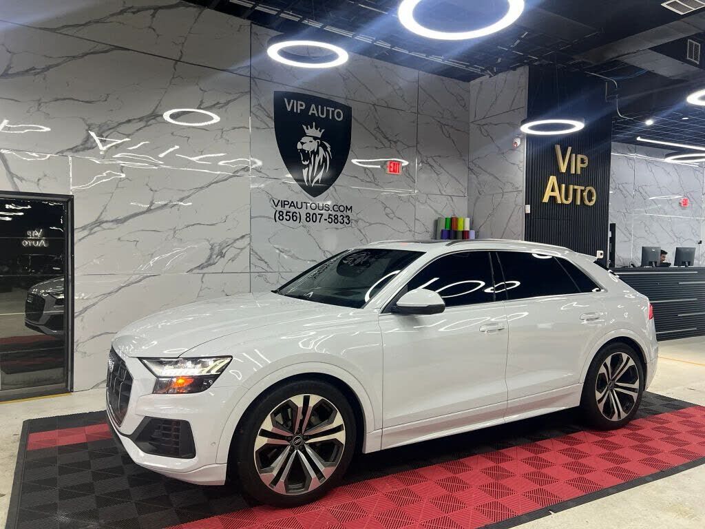 2021 AUDI Q8