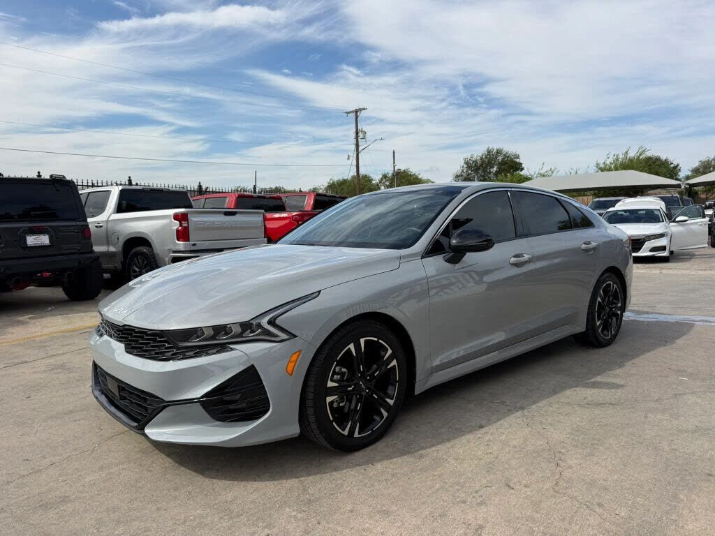 2022 KIA K5