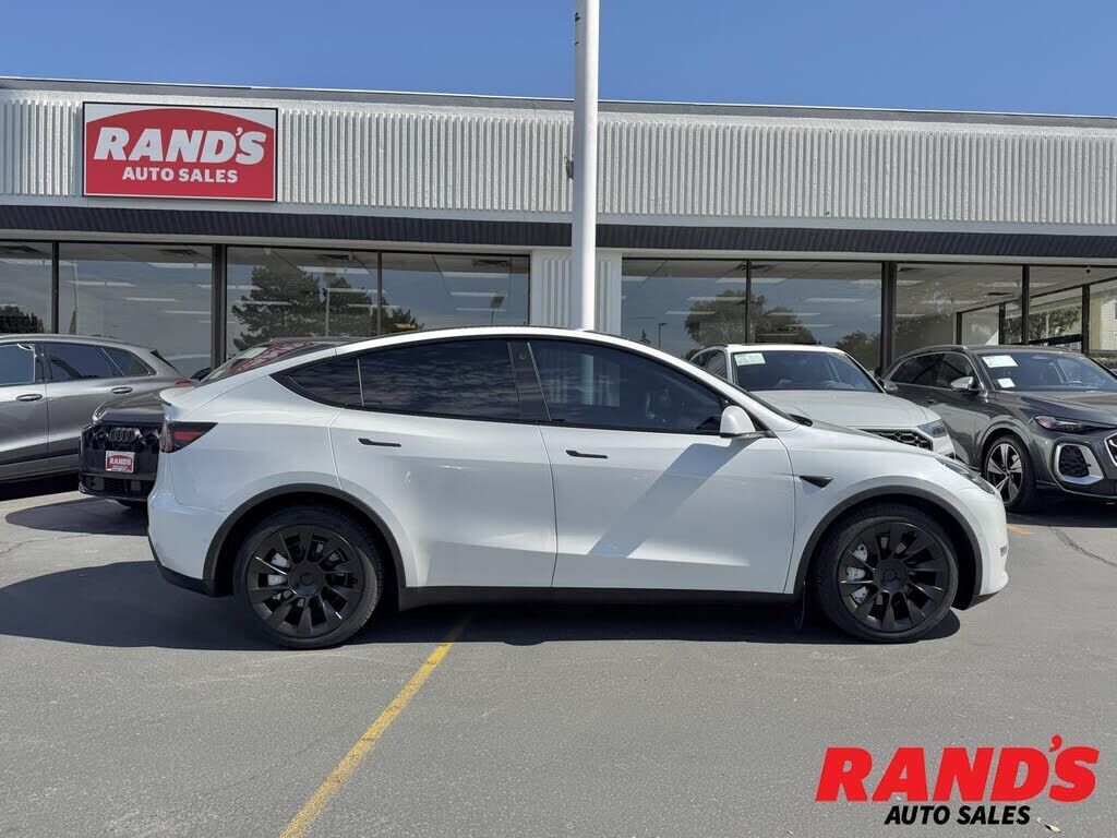 2021 TESLA Model Y