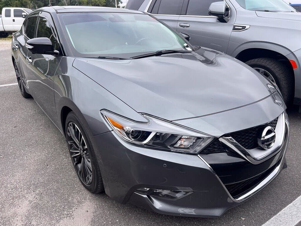 2017 NISSAN Maxima