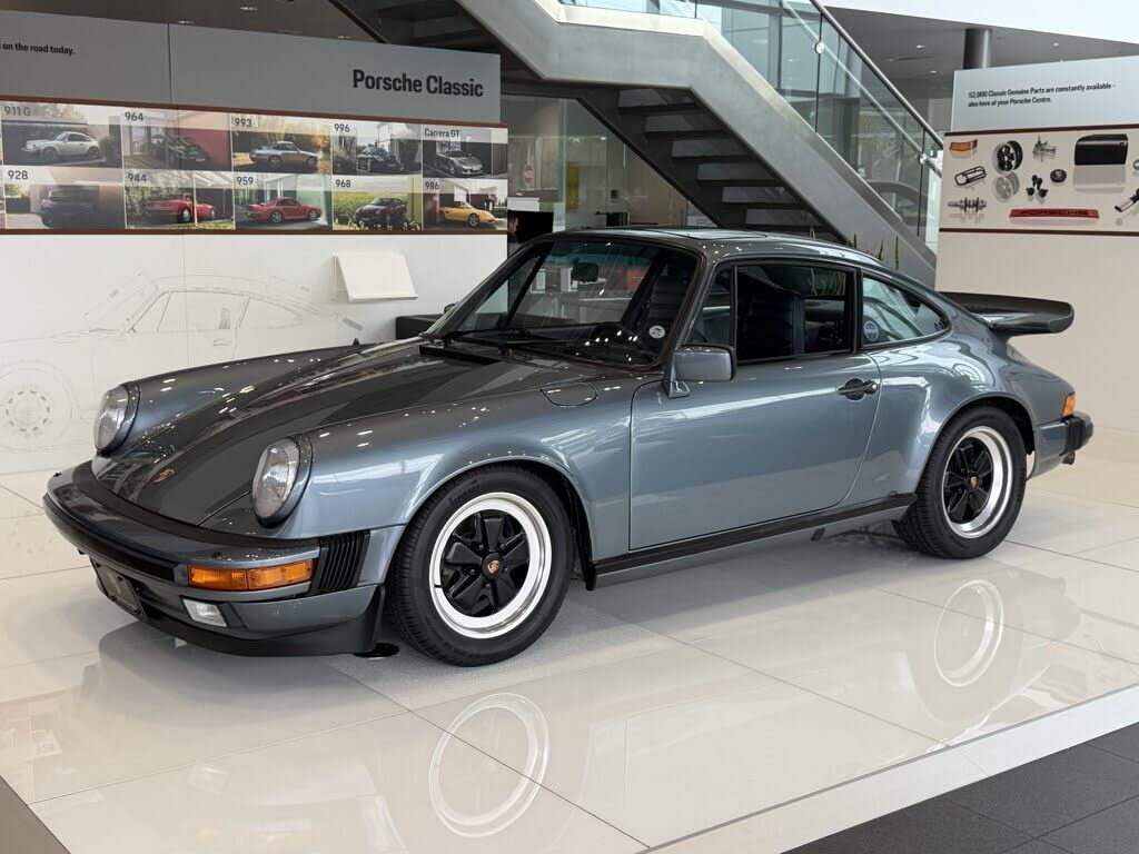 1984 PORSCHE 911