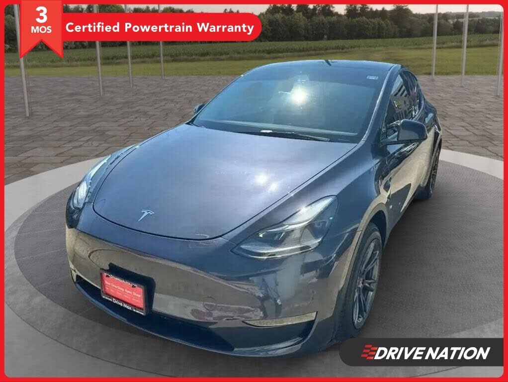 2025 TESLA Model Y