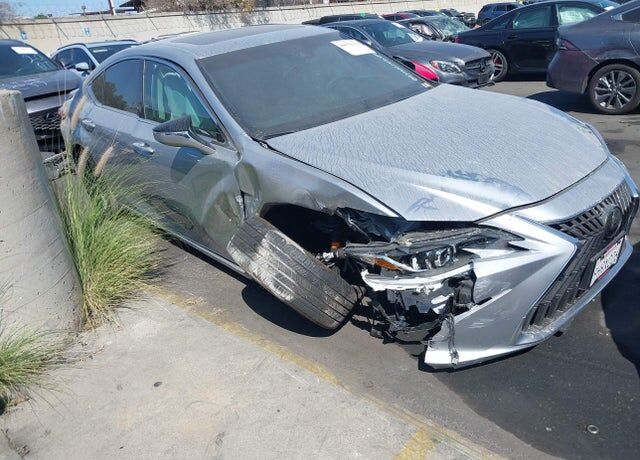 2024 LEXUS ES