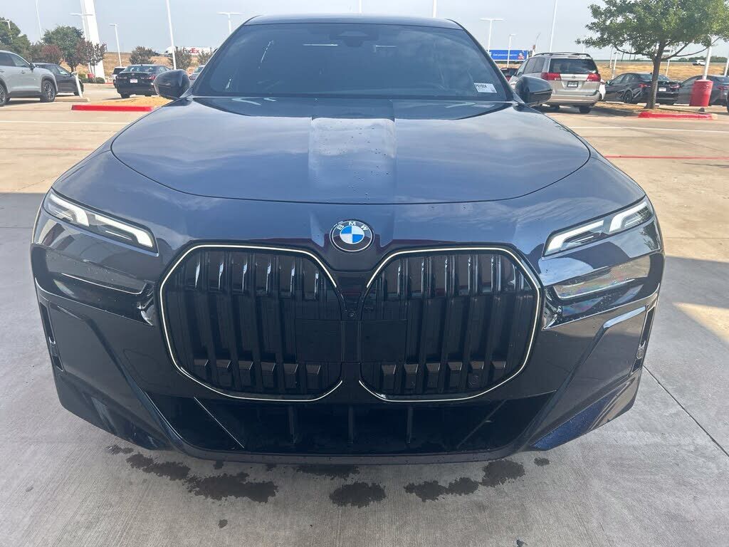 2026 BMW 740i