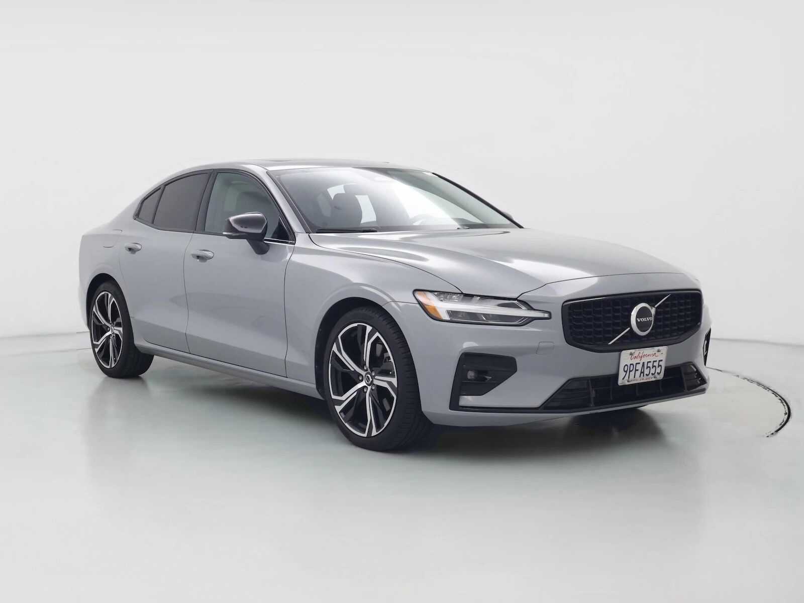2024 VOLVO S60