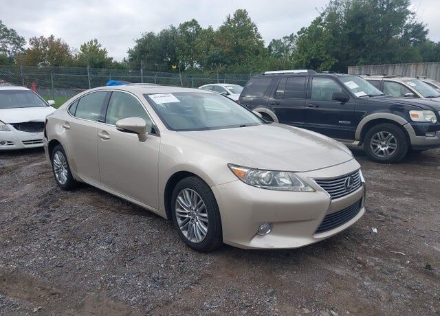 2013 LEXUS ES