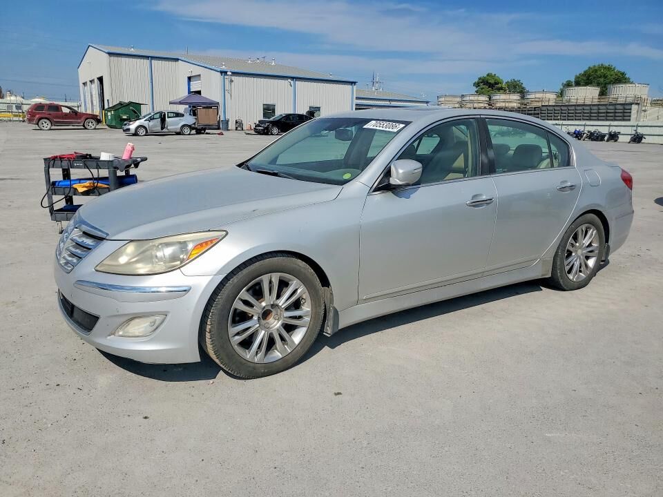 2013 HYUNDAI Genesis