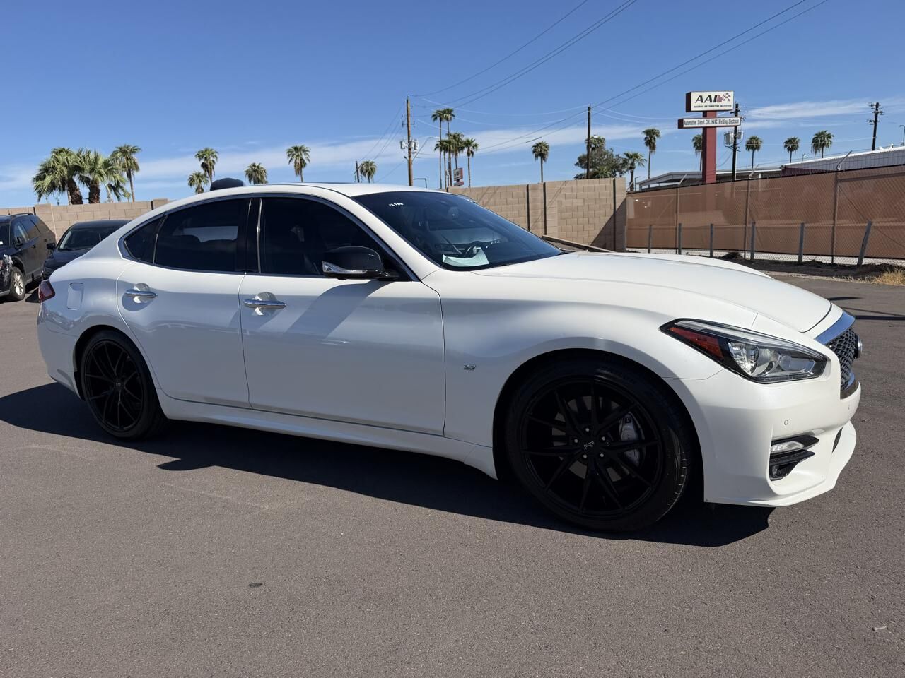 2016 INFINITI Q70