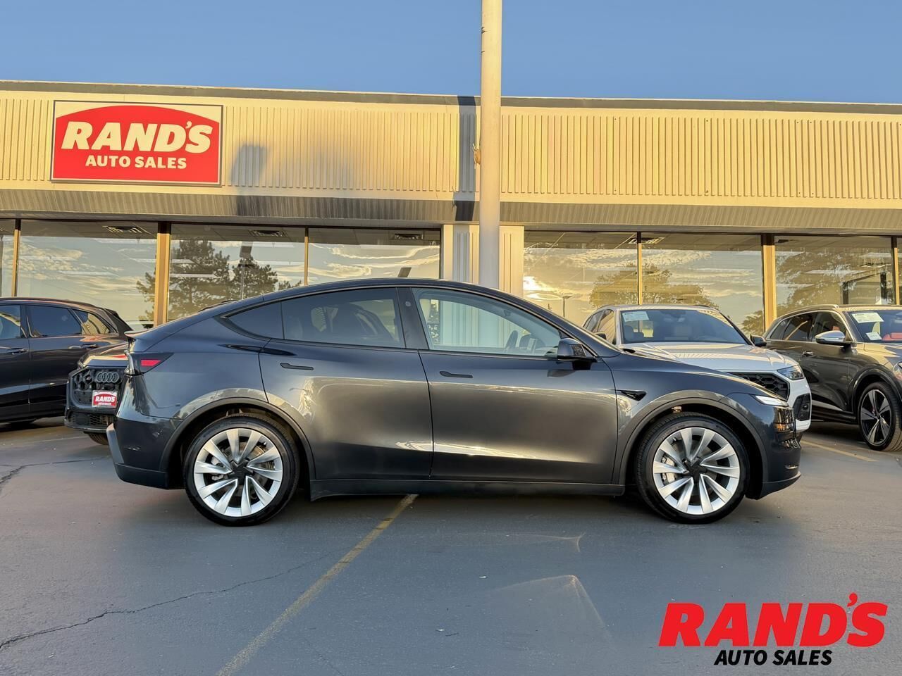 2026 TESLA Model Y