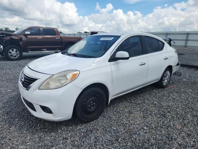2012 NISSAN Versa