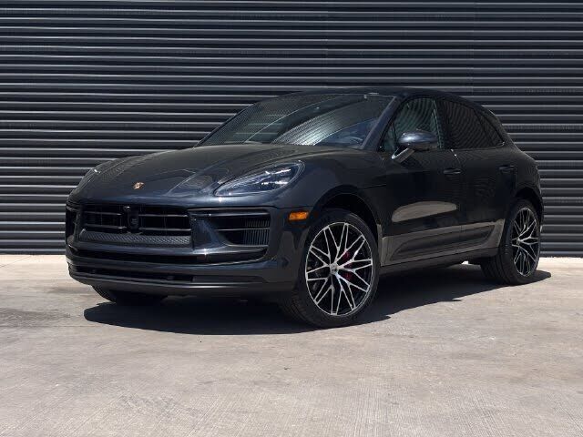 2026 PORSCHE Macan