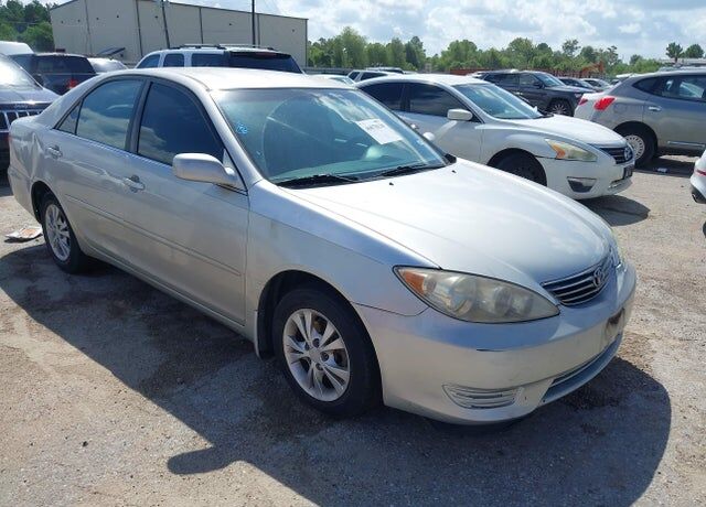 2005 TOYOTA Camry