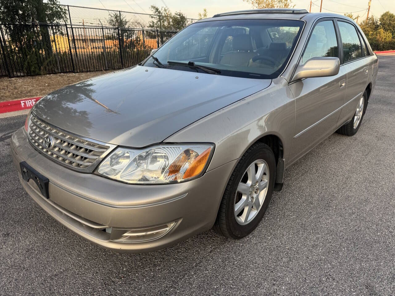 2003 TOYOTA Avalon