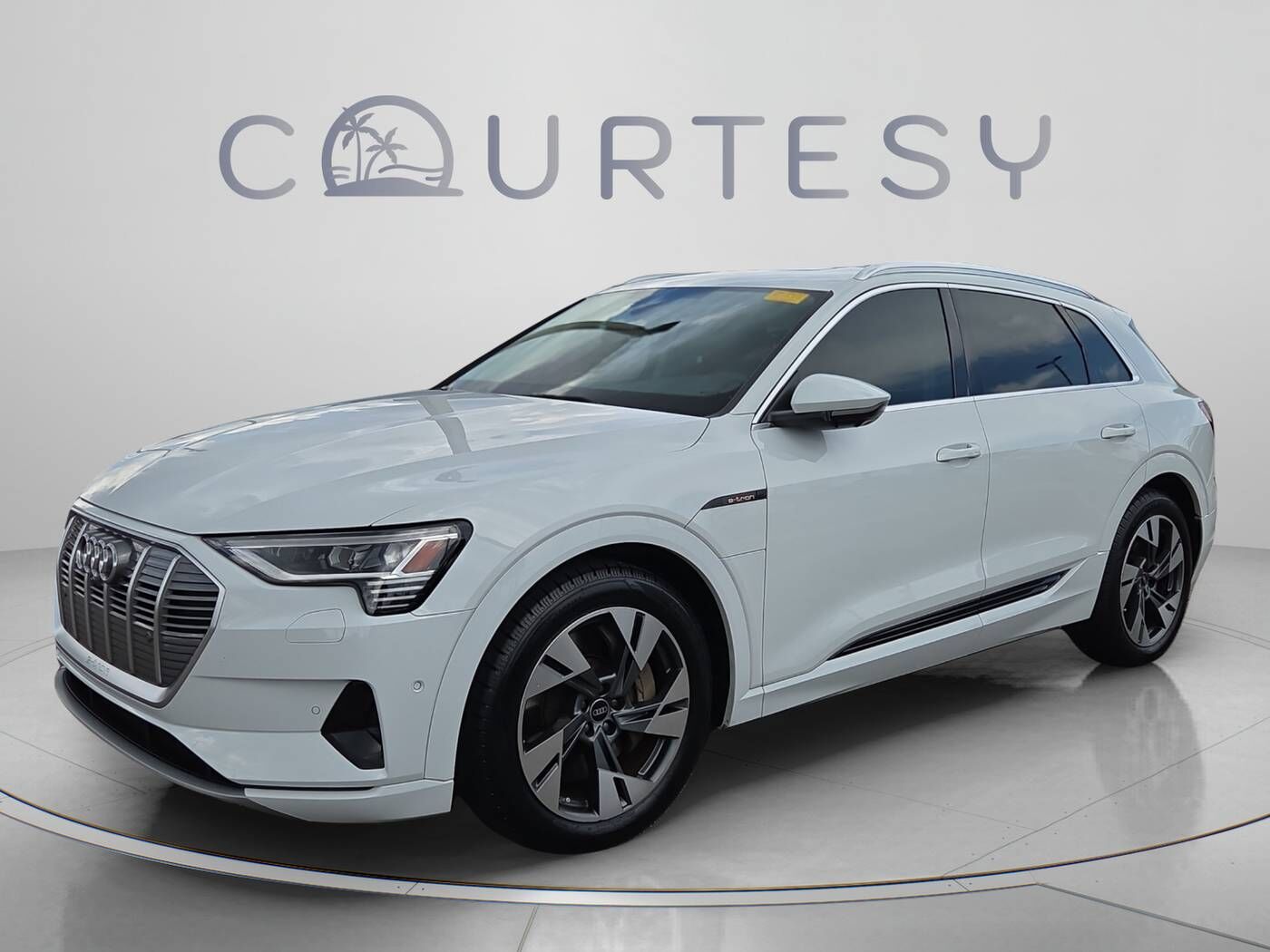 2022 AUDI e-tron